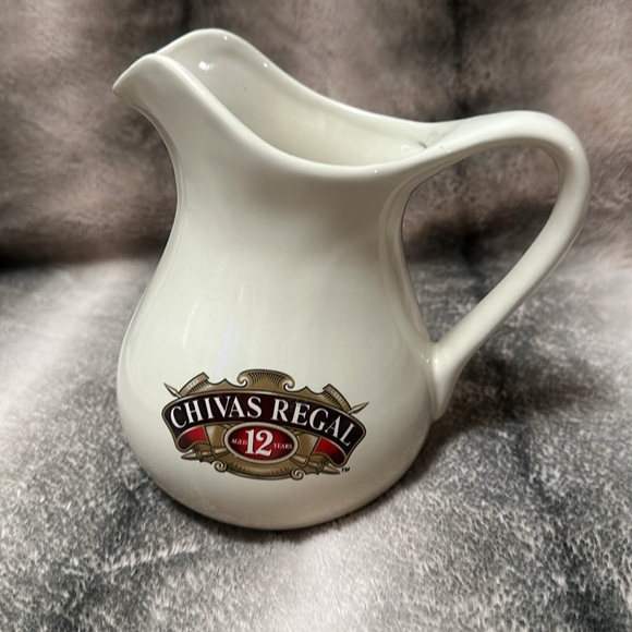 Chivas Regal aged 12 years Water Pitcher White Ceramic Handled Pub Jug Vintage - Picture 3 of 6